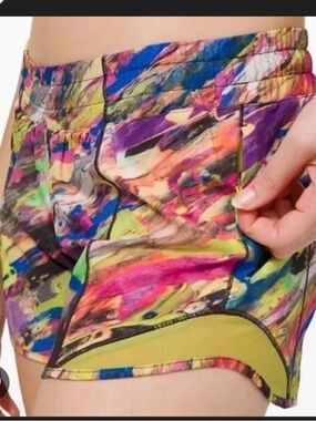 lululemon athletica Women's Multi-Color Athletic Hotty Hot Shorts